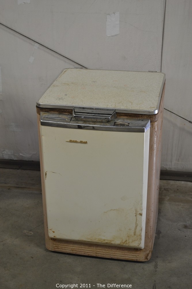 The Difference Auction Contents of Barn in Chico Area Auction ITEM