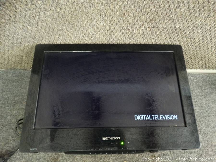 The Difference Auction Storage Treasure Auction House Click Here To Open Auction Item Emerson Tv With Built In Dvd Player