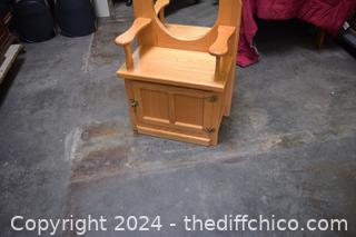 Ice Box Hall Tree - 31 3/4 in x 15 in x 75 1/2 in
