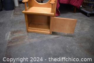 Ice Box Hall Tree - 31 3/4 in x 15 in x 75 1/2 in