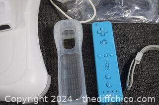 WII Lot - Balance Borad, Games and Much More plus tote