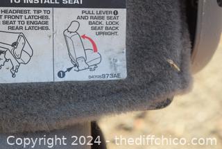 3 Vehicle Seats