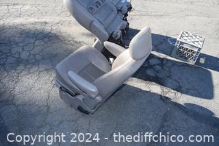3 Vehicle Seats