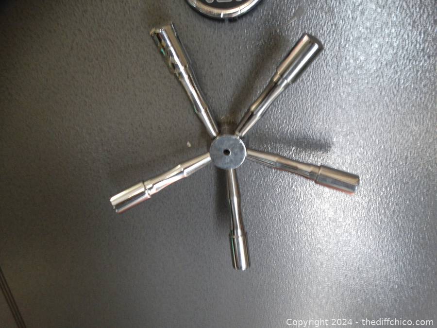 The Difference Auction Storage Treasure Auction House (CLICK HERE TO