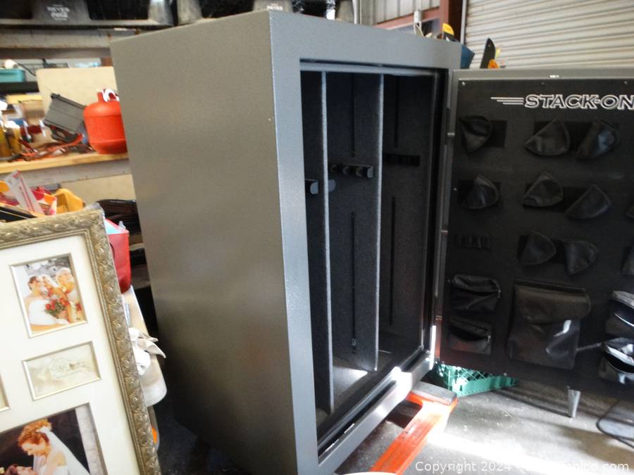 The Difference Auction Storage Treasure Auction House (CLICK HERE TO