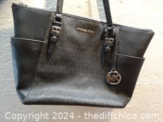 Micheal Kors Purse