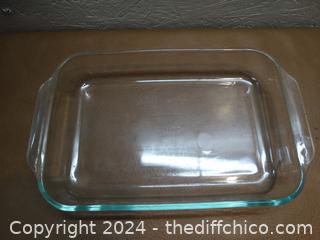 Pyrex Glass cake Pan