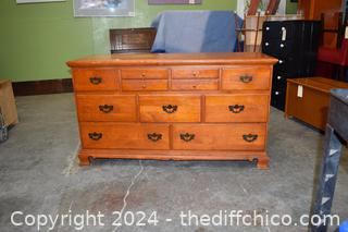 9 Drawer Dresser - 58 in x 20 in x 32 1/2 in