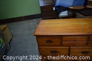 9 Drawer Dresser - 58 in x 20 in x 32 1/2 in