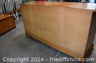 9 Drawer Dresser - 58 in x 20 in x 32 1/2 in