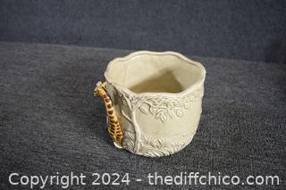 Giraffe Pot
