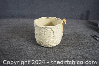 Giraffe Pot