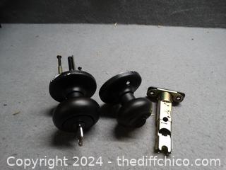 Door Knob With Key 