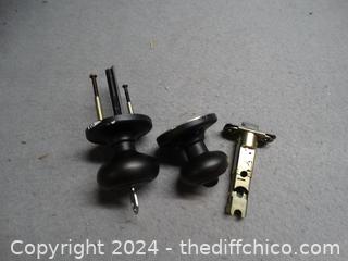 Door Knob With Key 