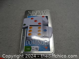 Dominoes 