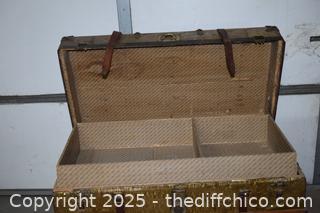 Vintage Trunk - 34 1/2in x 17 1/2in x 21in