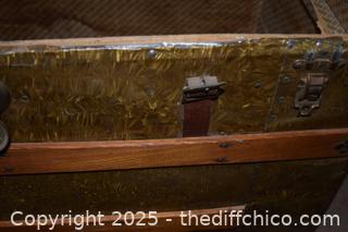 Vintage Trunk - 34 1/2in x 17 1/2in x 21in