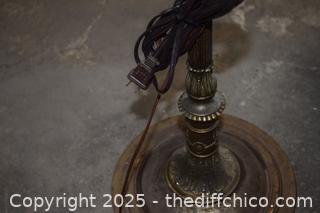 Working 49in tall Pole Lamp