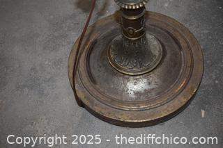 Working 49in tall Pole Lamp