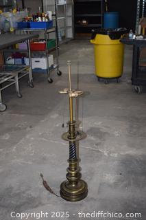 Working Vintage 40in tall Lamp