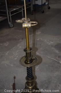 Working Vintage 40in tall Lamp
