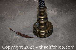 Working Vintage 40in tall Lamp