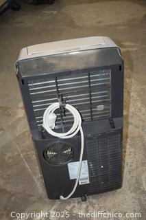 Rolling Air Conditioner =17 1/2in x 15in x 29 1/2in Working 
