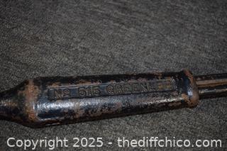 Vintage #515 Green Nail Puller