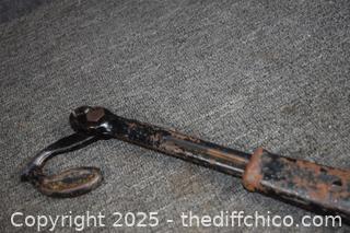 Vintage #515 Green Nail Puller