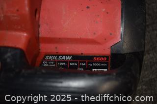 Working Skil Saw