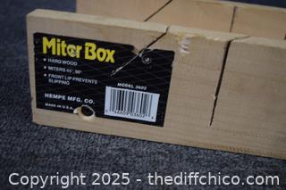 Miter Box plus Saw