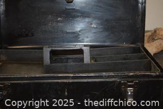 Metal Tool Box-20in x 9in x 10in
