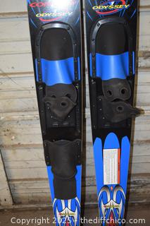 Pair of 67in long Water Ski's