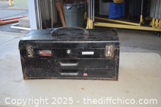 Metal Tool Box - 22in x 10in x 10 1/2in
