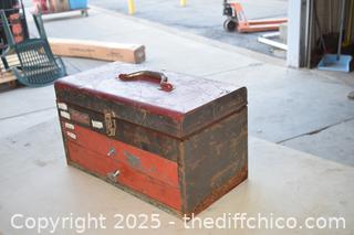 Metal Tool Box - 18in x 10in x 10 1/2in