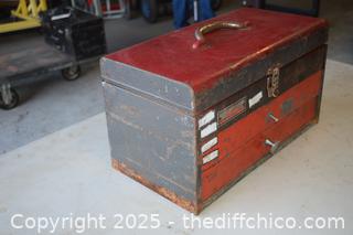 Metal Tool Box - 18in x 10in x 10 1/2in