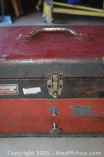 Metal Tool Box - 18in x 10in x 10 1/2in