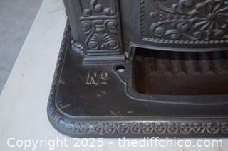Cast Iron Stove 20 in x 15 in x 19 1/2 in-door 6in x 9in