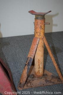 2 Jack Stands