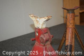 2 Jack Stands
