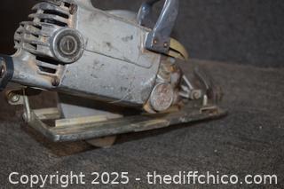 Working Skilsaw