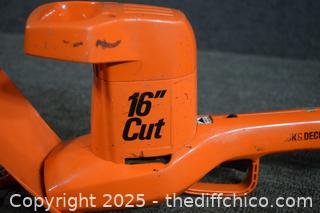 Working Black and Decker 16in Electric Hedger