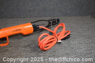 Working Black and Decker 16in Electric Hedger