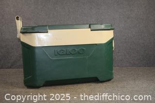 IGLOO Cooler - 23in x 12in x 15in