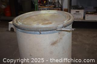Cardboard Barrell w/lid