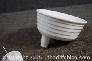 Vintage White Juicer w/ juicer part