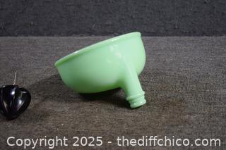 Vintage Jadeite Juicer w/ juicer part