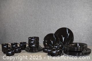 Setting for 4 Mikasa Galleria-Opus Black Dishes