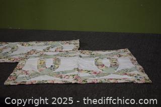 Rose Wedding Ring Quilt plus 2 shams-82in x 80in