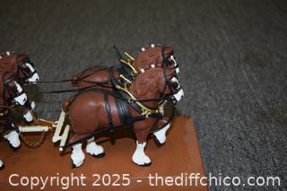 Vintage Budweiser Clydesdale  Wagon plus 8 Horses-36in x 5in x 6in